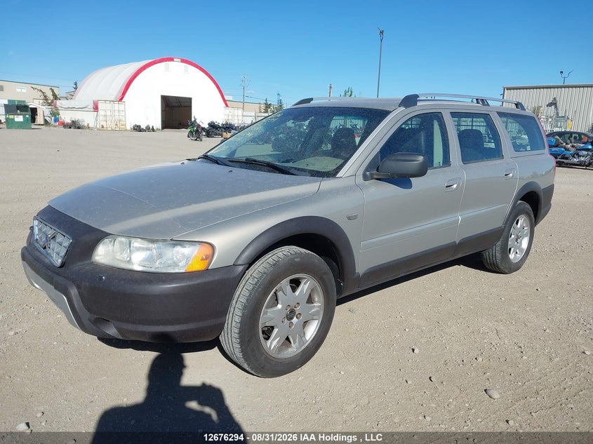 2005 Volvo Xc70 2.5T Awd, Front, IAAI, VIN YV1SZ592751183361 — photo 2