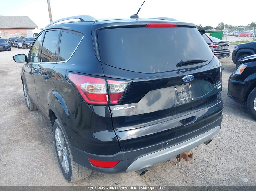 Vin: 1fmcu9j98hud88226, lot: 3080235, ford escape titanium 20173