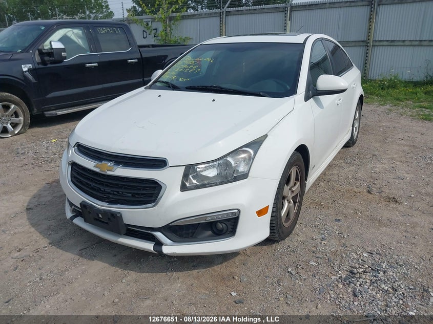 2015 Chevrolet Cruze, Right Side, IAAI, VIN 1G1PC5SB2F7221285 — photo 2