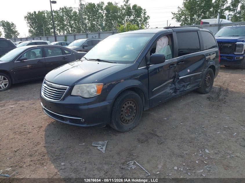 2014 Chrysler Town & Country Touring, Left Side, IAAI, VIN 2C4RC1BG7ER351225 — photo 2