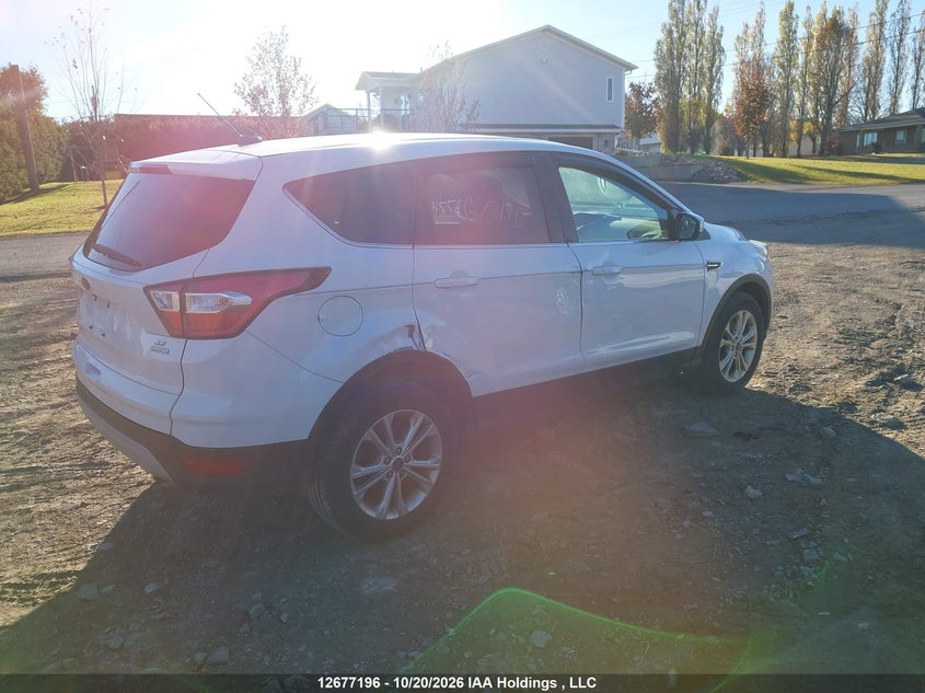 Vin: 1fmcu0gd7hud47156, lot: 3080968, ford escape se 20174