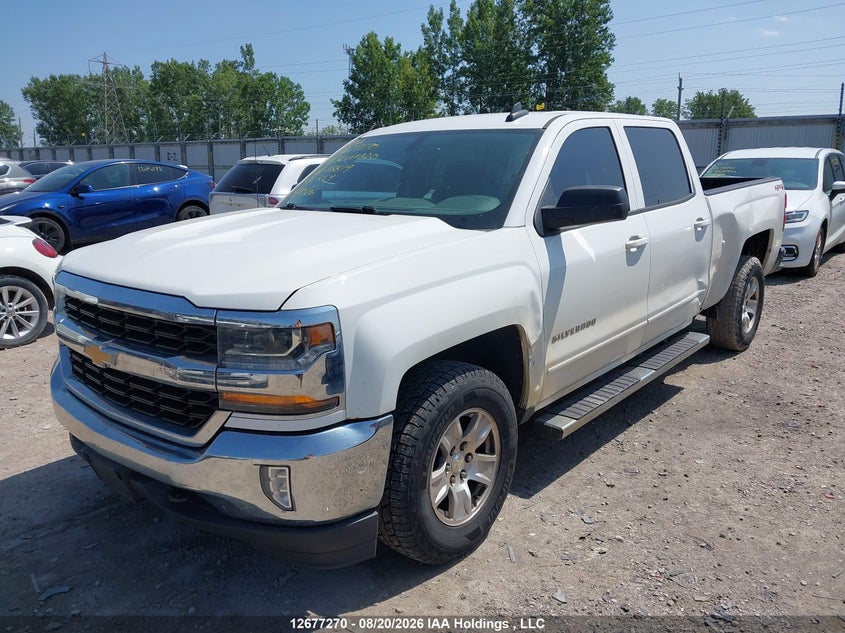 2018 Chevrolet Silverado, Левый бок, IAAI, VIN 3GCUKREC5JG118819 — фото 2