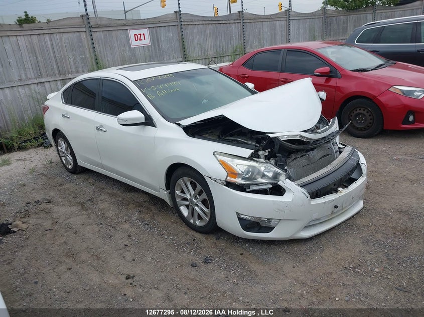 2013 Nissan Altima 2.5/S/Sv/Sl, Удар спереду, IAAI, VIN 1N4AL3AP4DN544444
