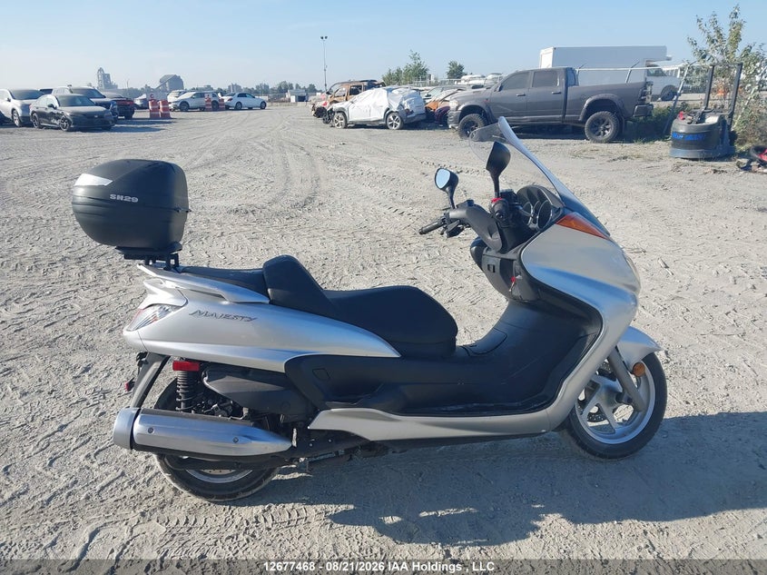 2015 YAMAHA YP400 BIKE 1
