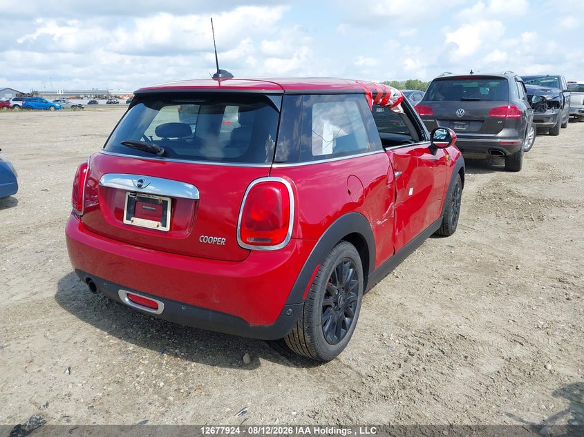 Vin: wmwxp5c58g2d13973, lot: 3081797, mini 3 door cooper 20164