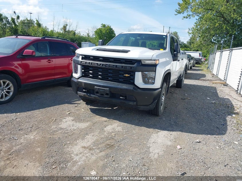 2021 Chevrolet Silverado, Левый бок, IAAI, VIN 1GC4YLE70MF281639 — фото 2
