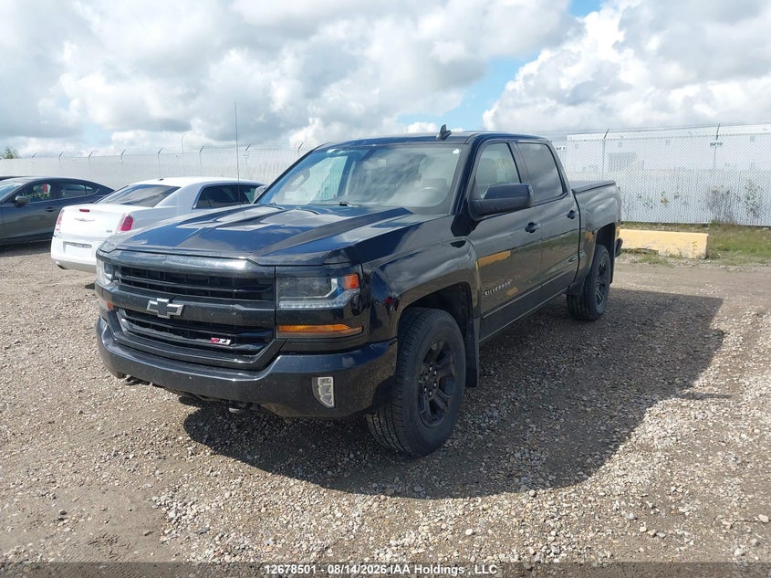 2017 Chevrolet Silverado, Град, IAAI, VIN 3GCUKREC1HG515695 — фото 2