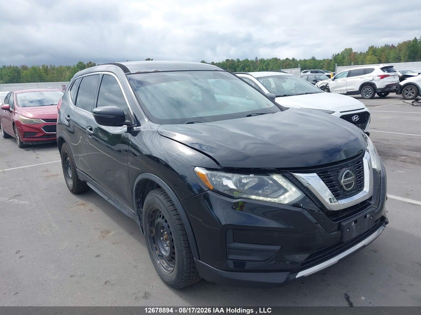 2017 Nissan Rogue S/Sv, Удар спереди, IAAI, VIN 5N1AT2MT1HC734079