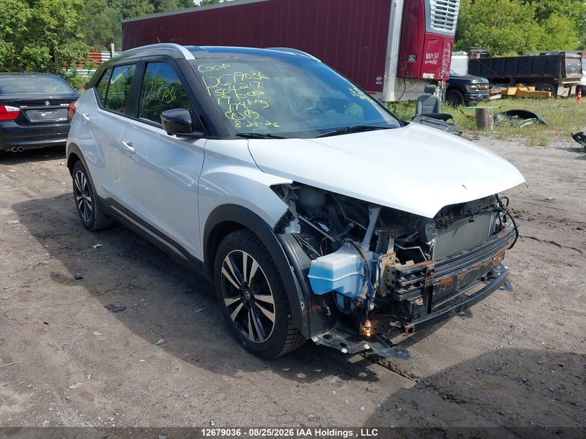 2019 Nissan Kicks S/Sr/Sv, Удар спереди, IAAI, VIN 3N1CP5CU5KL504217