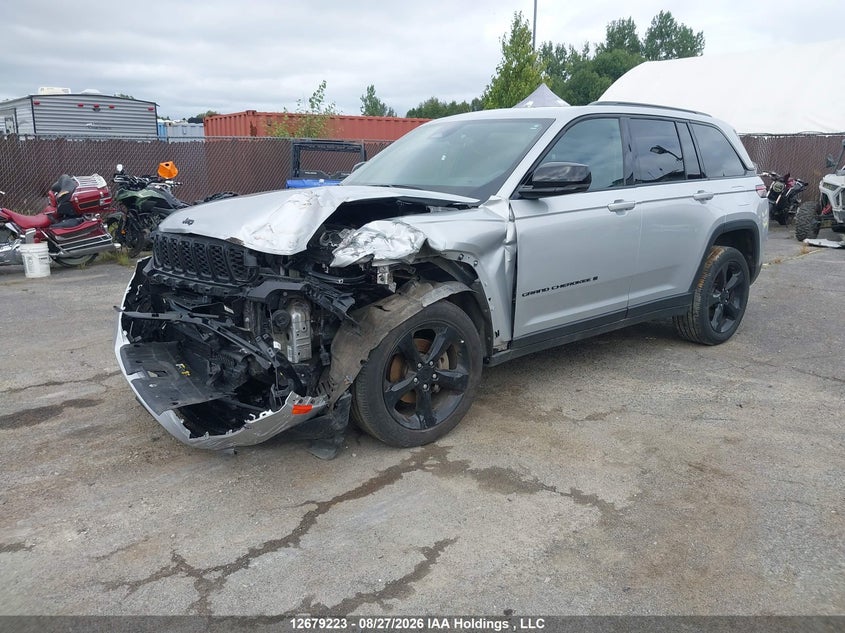 2024 Jeep Grand Cherokee Altitude, Front, IAAI, VIN 1C4RJHAG2RC164019 — photo 2