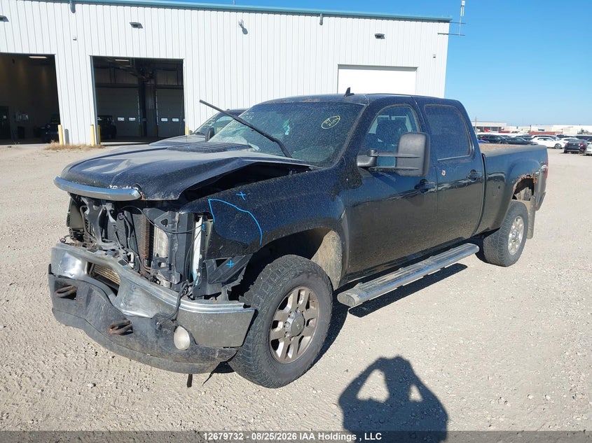 2012 GMC Sierra, Front, IAAI, VIN 1GT424E89CF146304 — photo 2