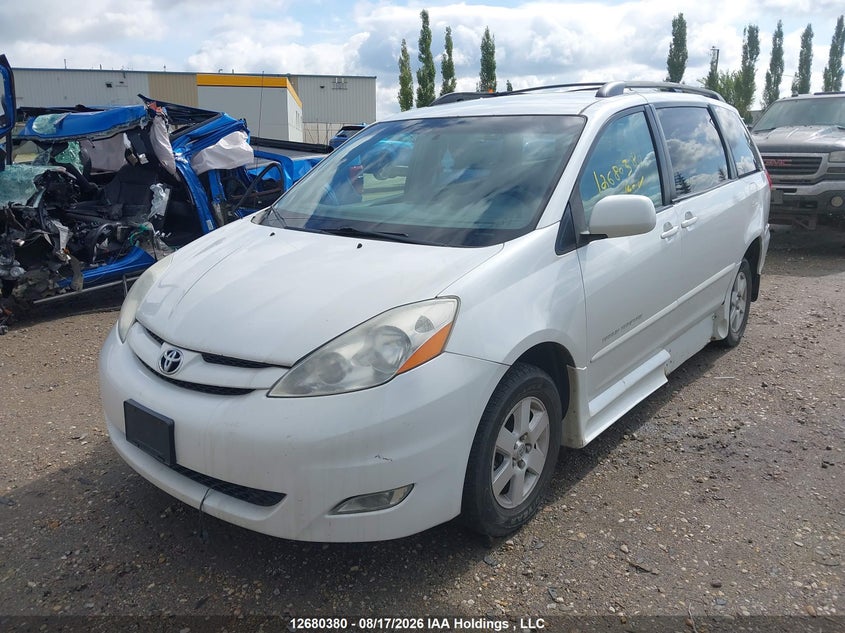 2007 Toyota Sienna, Удар сзади, IAAI, VIN 5TDZK23C87S043043 — фото 2