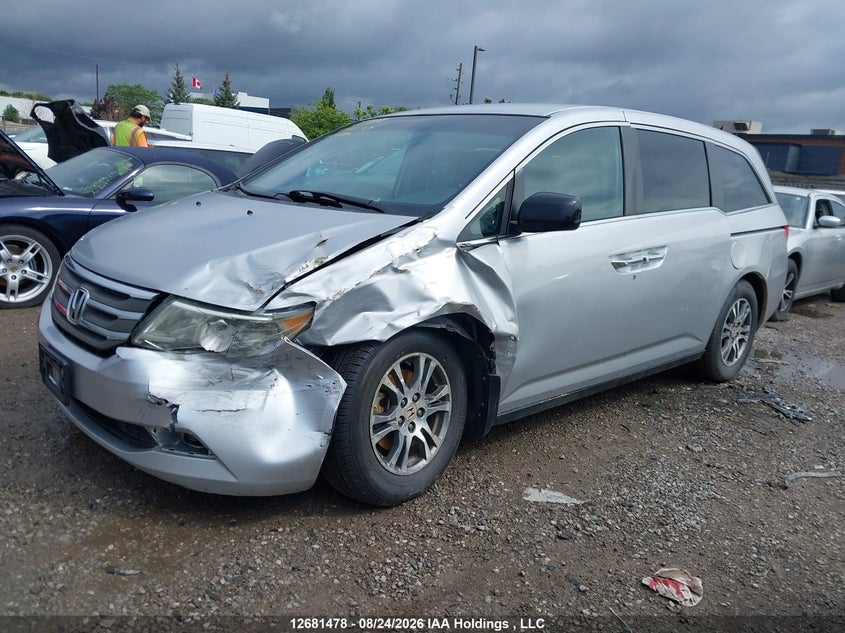 2013 Honda Odyssey, Front, IAAI, VIN 5FNRL5H41DB508116 — photo 2