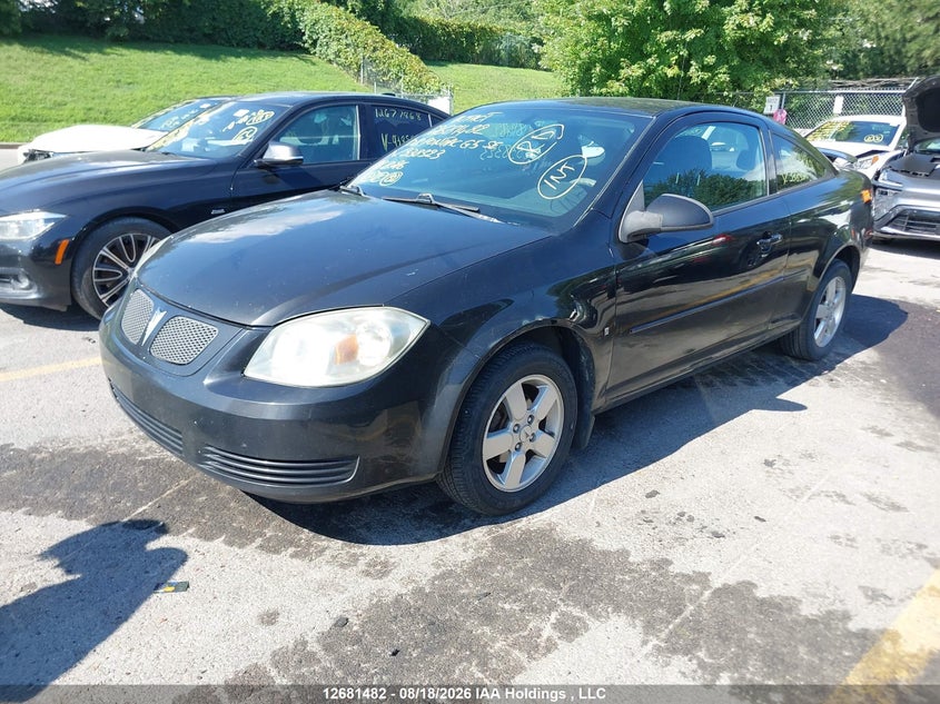 2008 Pontiac G5, Left Side, IAAI, VIN 1G2AL15F587338323 — photo 2