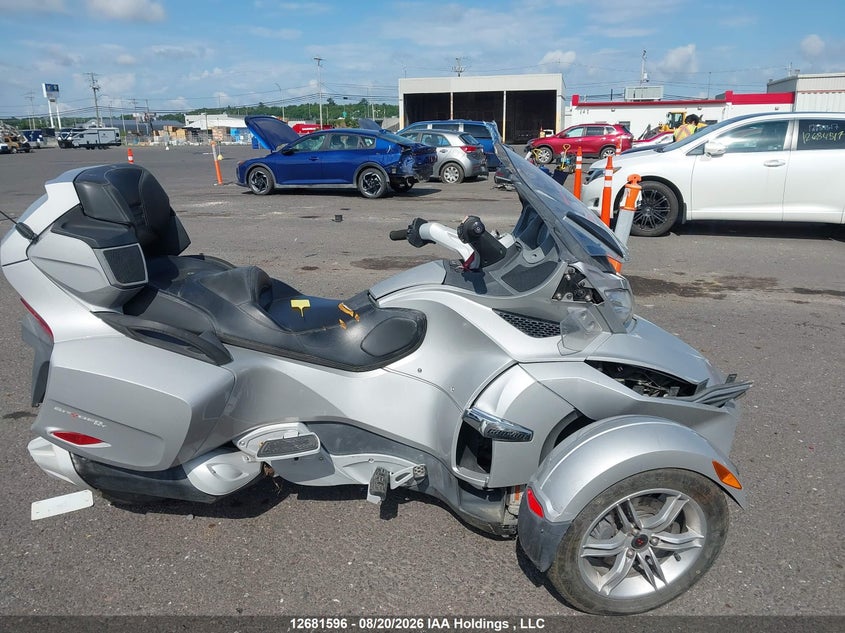 2010 CAN-AM/ BRP SPYDER MOTO 2