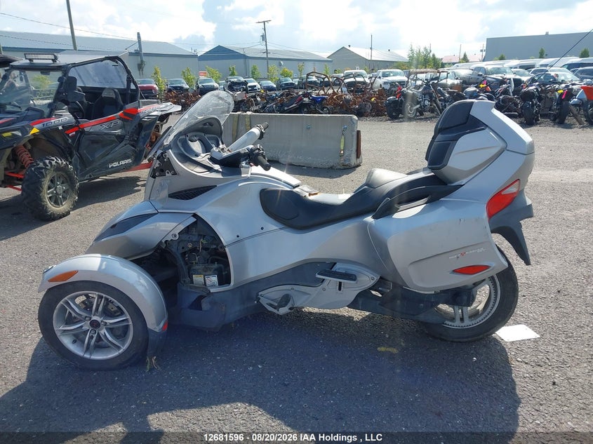 2010 CAN-AM/ BRP SPYDER MOTO 2
