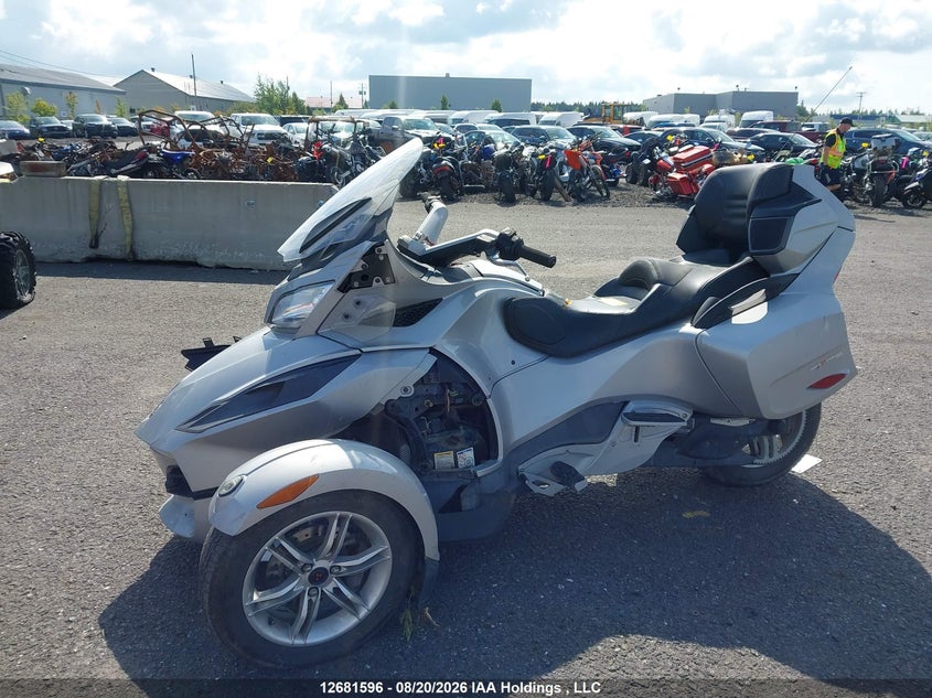 2010 CAN-AM/ BRP SPYDER MOTO 2