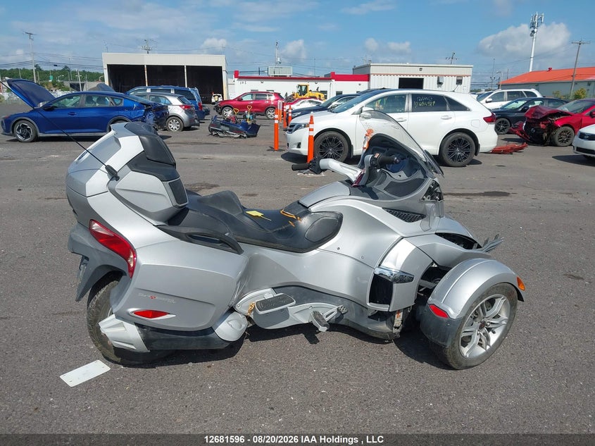 2010 CAN-AM/ BRP SPYDER MOTO 2