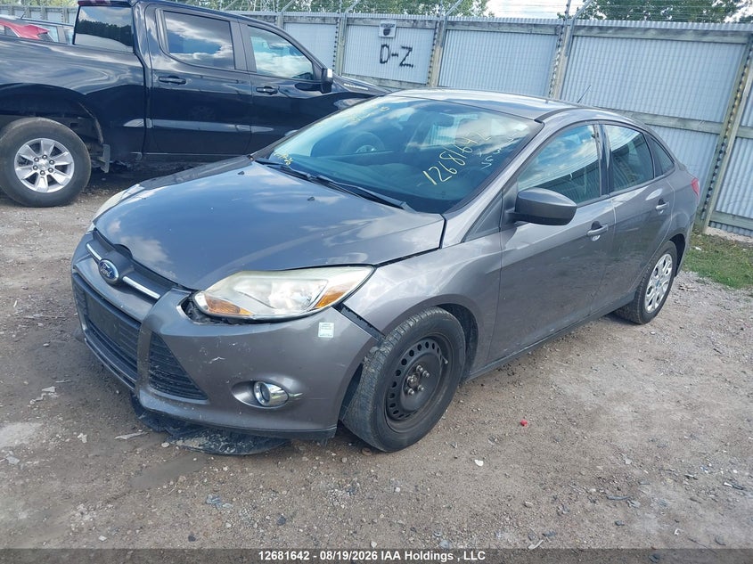 2012 Ford Focus, Front, IAAI, VIN 1FAHP3F26CL171367 — photo 2