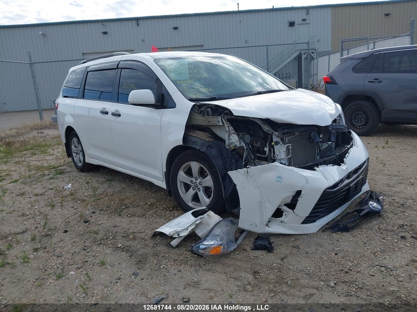 2020 Toyota Sienna L, Front, IAAI, VIN 5TDZZ3DC8LS067479