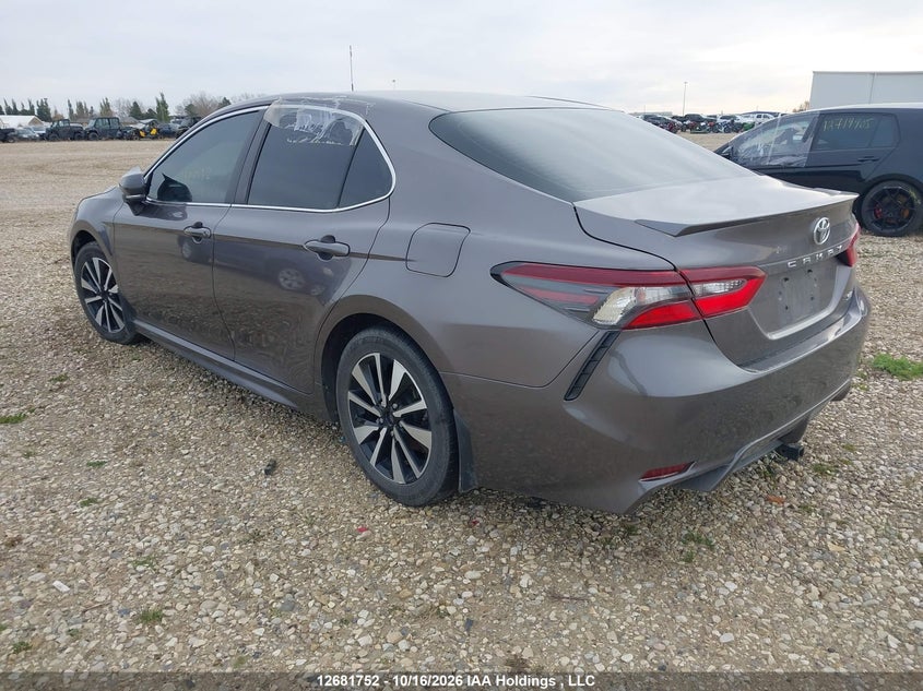 Vin: 4t1g11ak0mu428176, lot: 3085894, toyota camry se 20213
