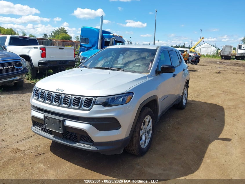 2026 Jeep Compass, Rear, IAAI, VIN 3C4NJDAN0TT167485 — photo 2