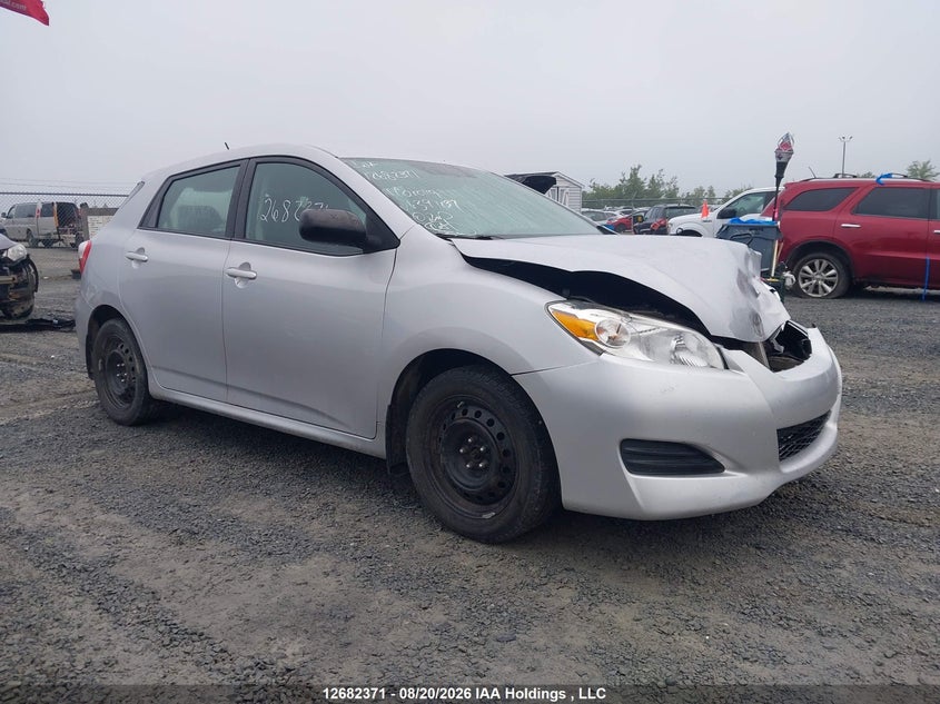 2011 Toyota Corolla Matrix, Удар спереди, IAAI, VIN 2T1KU4EE8BC639437