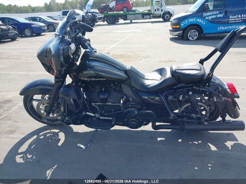 2017 HARLEY-DAVIDSON STREET GLIDE SPORT_BIKE 2