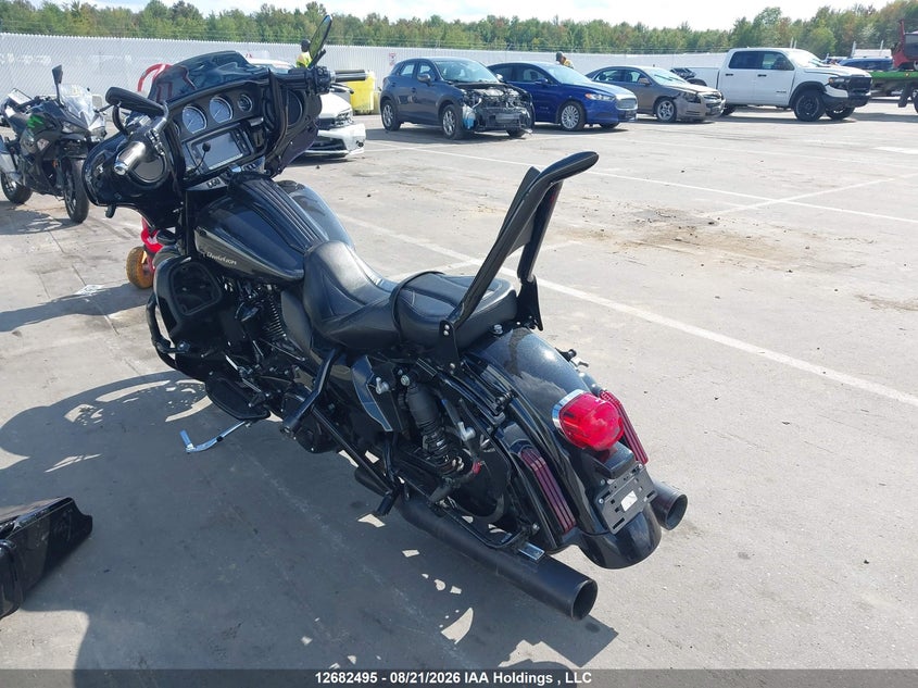 2017 HARLEY-DAVIDSON STREET GLIDE SPORT_BIKE 2