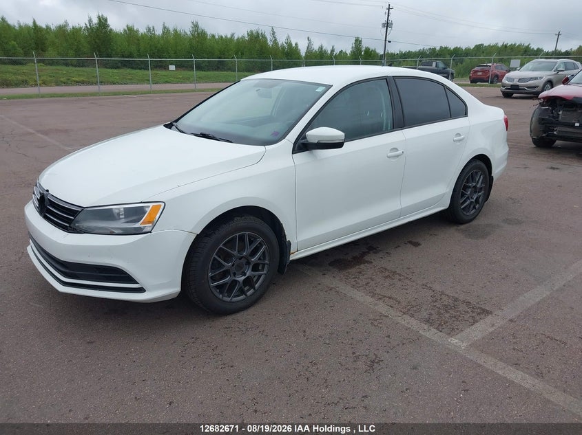 2015 Volkswagen Jetta 1.8 Tsi Comfortline/1.8 Tsi Trendline+, Front, IAAI, VIN 3VWB07AJ6FM425881 — photo 2