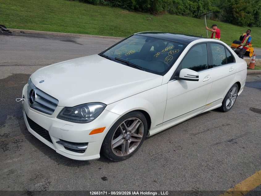 2012 Mercedes-Benz C-klasse, Затоплення, IAAI, VIN WDDGF8BB0CA702284 — фото 2