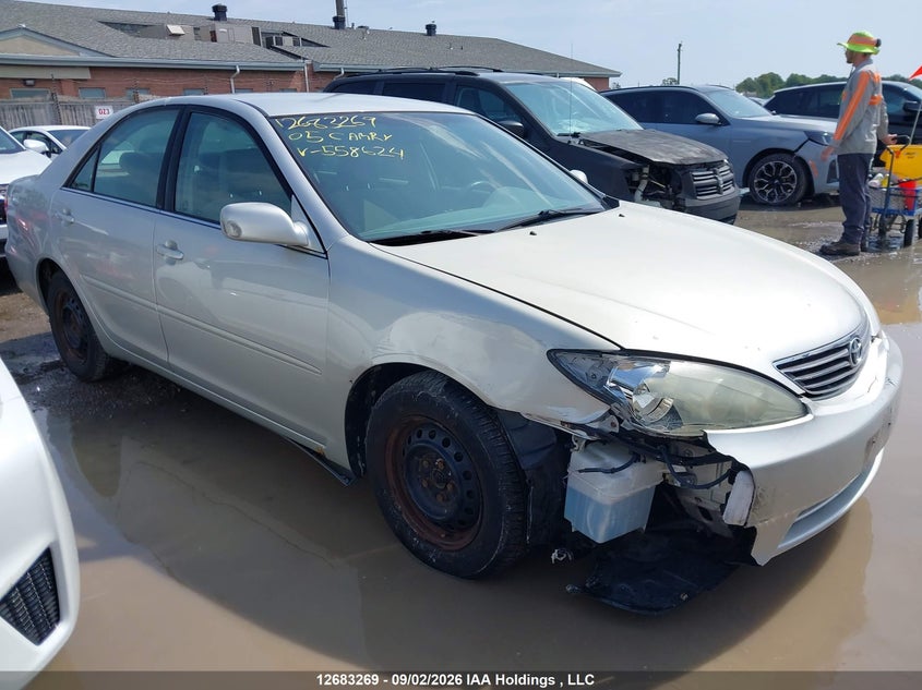 2005 Toyota Camry Le/Se/Std/Xle, Удар спереди, IAAI, VIN 4T1BE32K15U558624