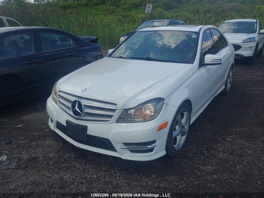 2013 Mercedes-Benz C 300 4Matic, Theft Recovery, IAAI, VIN WDDGF8AB7DG111532 — photo 2