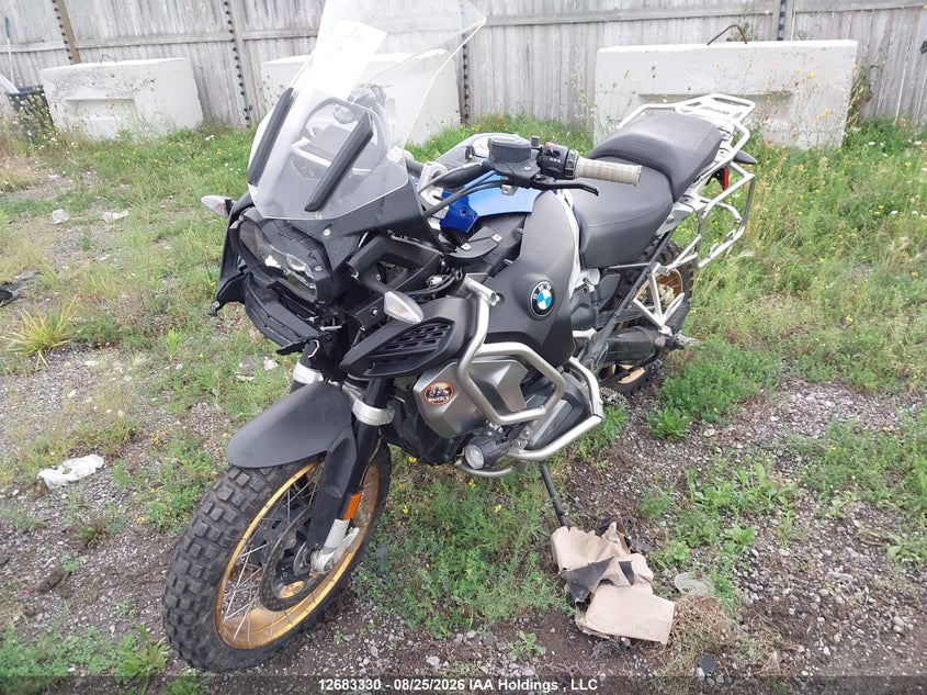2019 BMW —, Front, IAAI, VIN WB10J5300KZF78958 — photo 2
