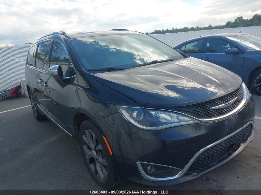 2017 Chrysler Pacifica Limited, Left Front, IAAI, VIN 2C4RC1GG4HR602764
