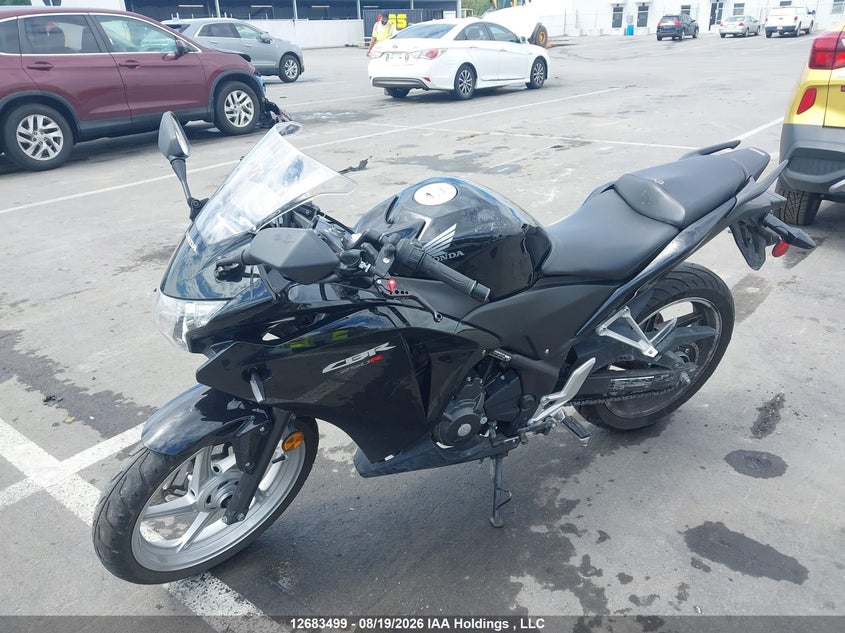 2011 Honda Cbr250 Ra, Правий бік, IAAI, VIN MLHMC4128B5000363 — фото 2