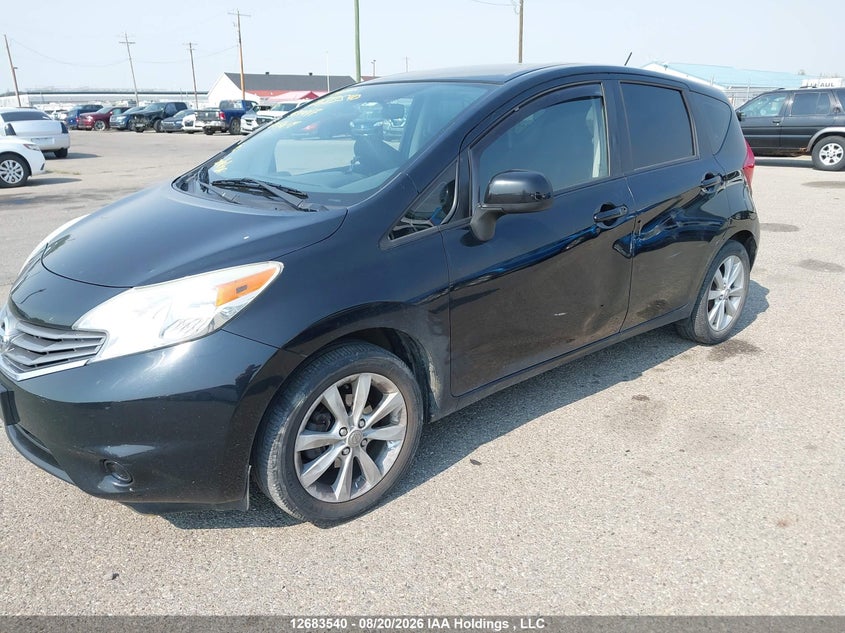2014 Nissan Versa, Левый бок, IAAI, VIN 3N1CE2CP7EL364447 — фото 2