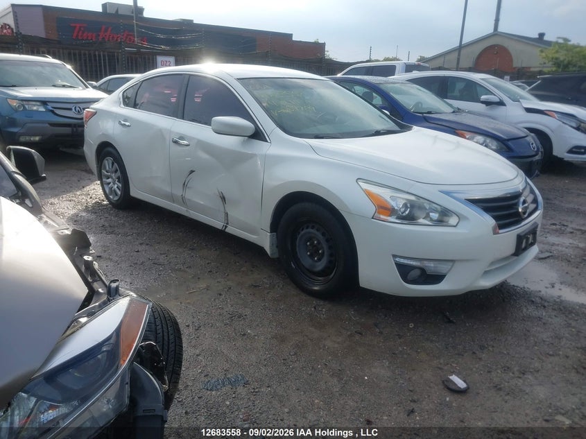 2014 Nissan Altima 2.5/S/Sv/Sl, Theft Recovery, IAAI, VIN 1N4AL3AP2EN259789