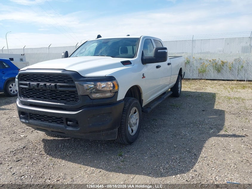 2024 RAM 3500, Repossession, IAAI, VIN 3C63R3GL3RG261370 — photo 2