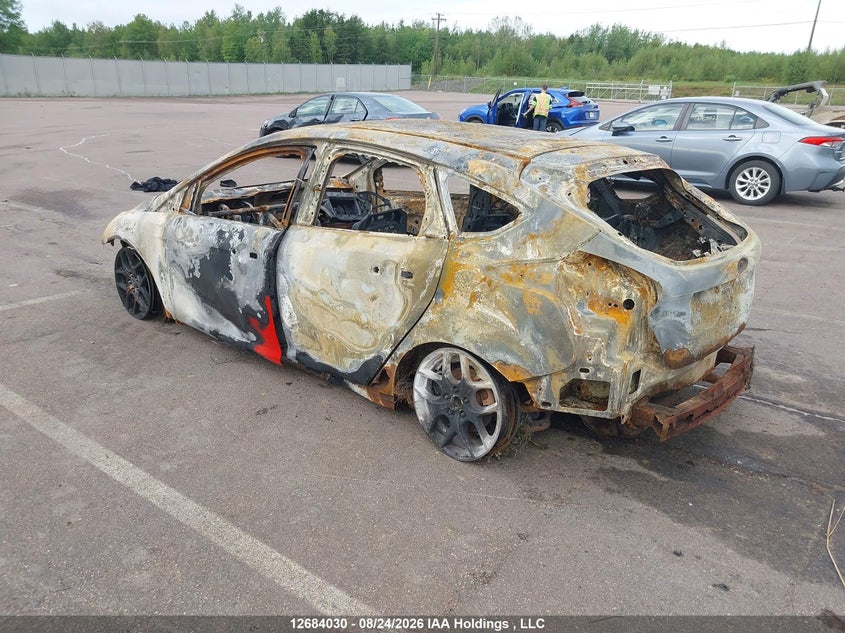 Vin: 1fadp3k2xfl309310, lot: 3088360, ford focus se 20153