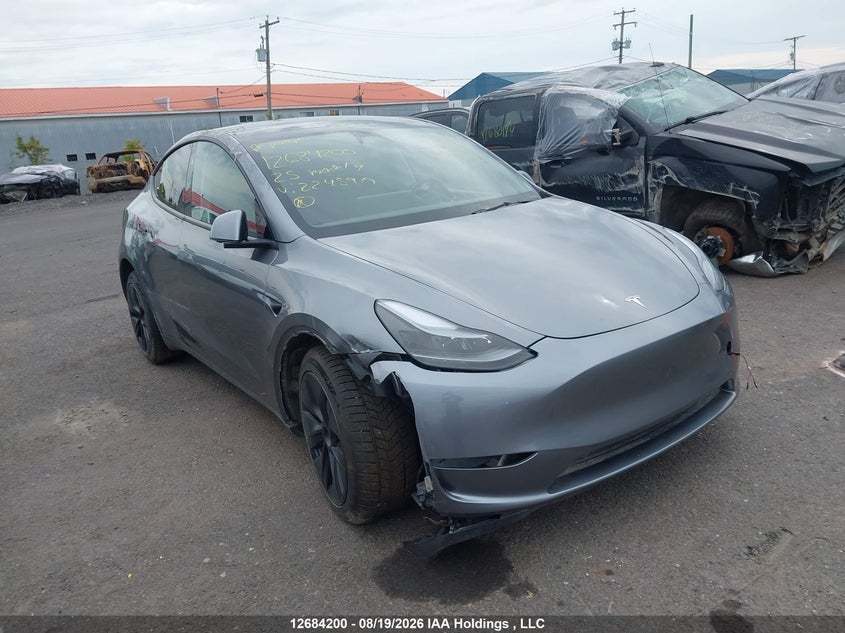 2025 Tesla Model Y, Изъятое, IAAI, VIN 7SAYGDEE1SF224590