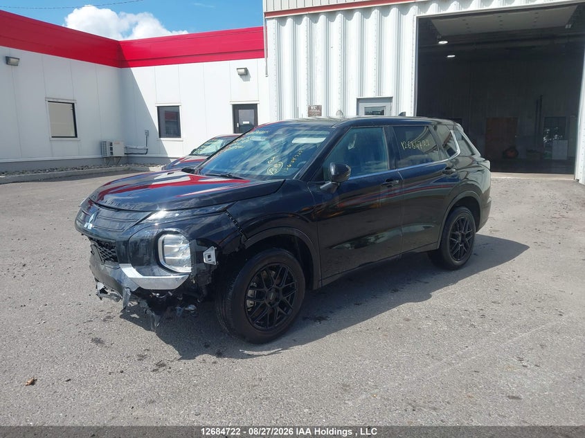 2026 Mitsubishi Outlander, Front, IAAI, VIN JA4J4UAB8TZ604857 — photo 2