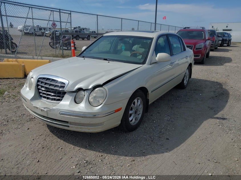 2005 Kia Amanti, Front, IAAI, VIN KNALD124X55076727 — photo 2