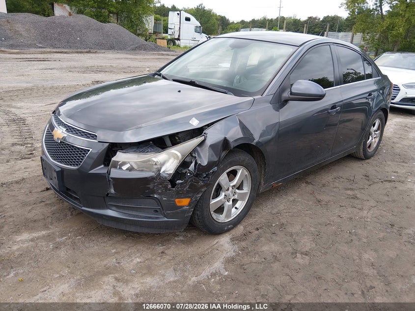 2013 Chevrolet Cruze Lt, Right Side, IAAI, VIN 1G1PE5SB2D7149639 — photo 2