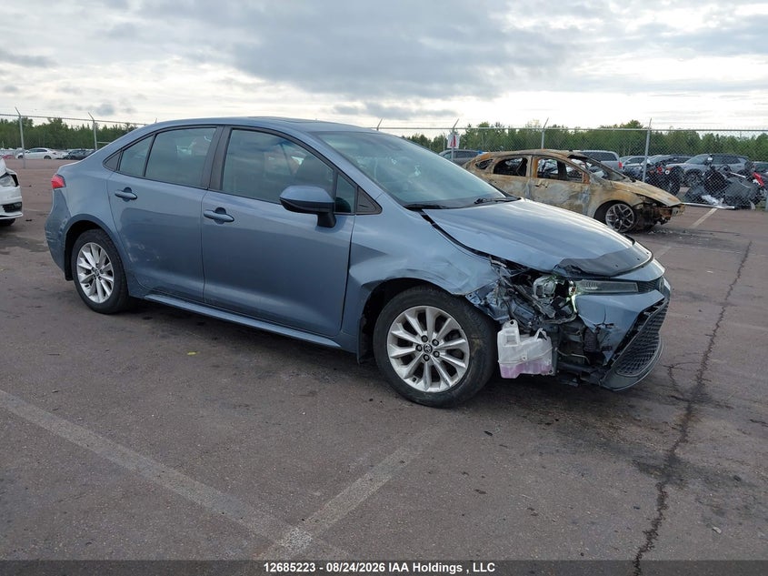 2020 Toyota Corolla Le, Удар спереду, IAAI, VIN 5YFBPRBE8LP009718