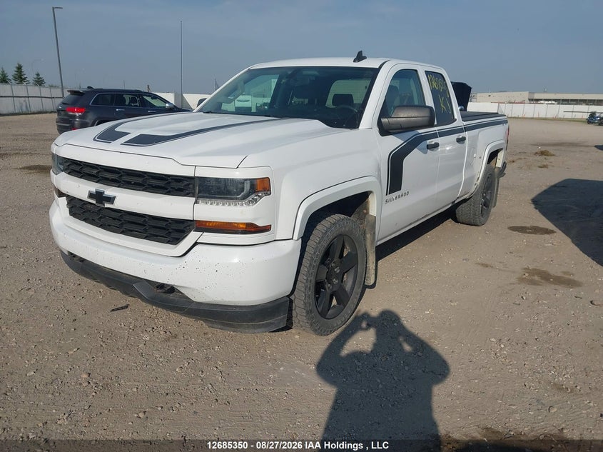 2017 Chevrolet Silverado, Hail, IAAI, VIN 1GCVKPEC1HZ403875 — photo 2