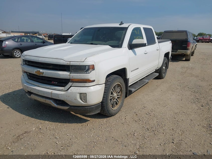 2018 Chevrolet Silverado, Град, IAAI, VIN 3GCUKREC3JG138485 — фото 2