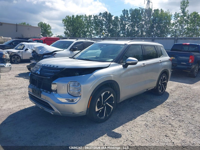 2022 Mitsubishi Outlander, Front, IAAI, VIN JA4J4VA80NZ618894 — photo 2