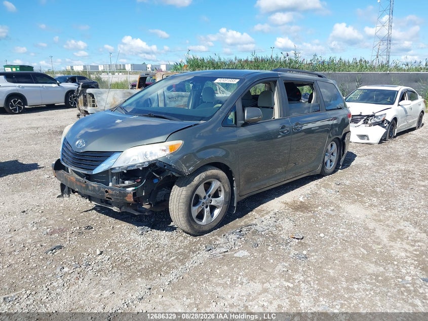 2014 Toyota Sienna, Удар спереди, IAAI, VIN 5TDKK3DC6ES504503 — фото 2