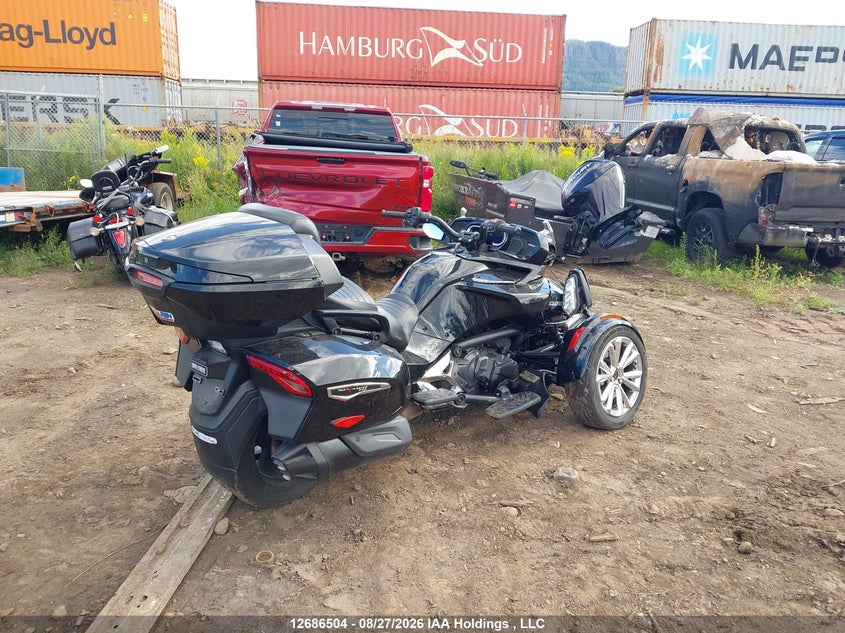 2018 CAN-AM/ BRP SPYDER MOTO 3